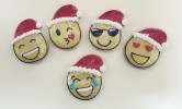 Lebkuchen Emojis mit Weihnachtsmütze, circa 8cm x 10cm, A